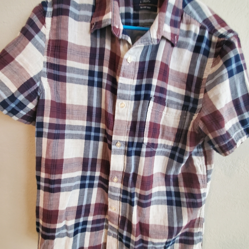 19 0 1 short sleeve button-down
